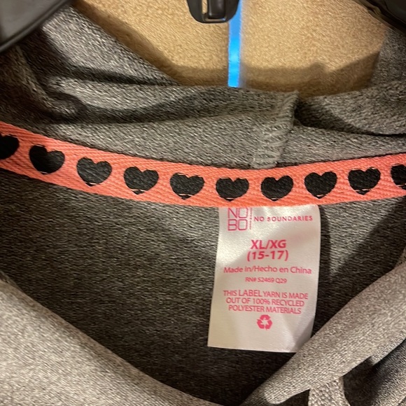 NEW Gray and Peach Hoodie w/peach color snaps that open on sides “Babe!” - Picture 4 of 6